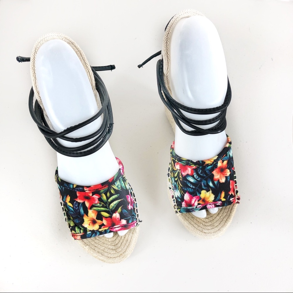 Dolce Vita Wedge Sandals Size 9M - Picture 2 of 8